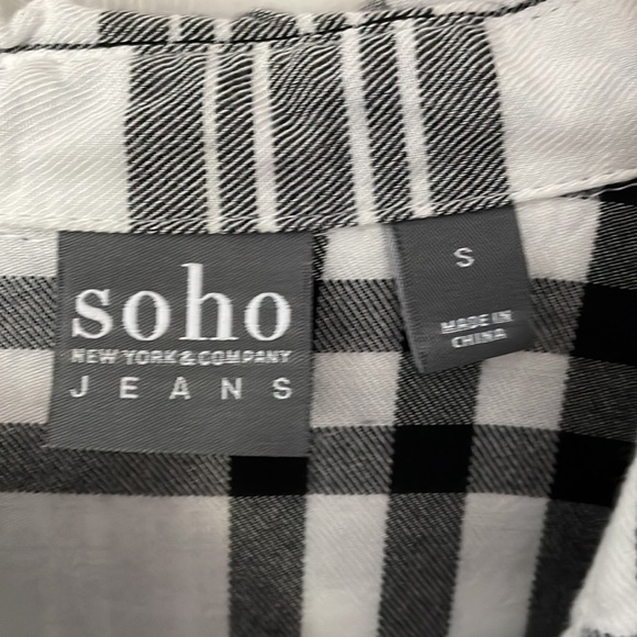 NEW YORK AND COMPANY Plaid button down shirt size SMALL - Picture 2 of 12